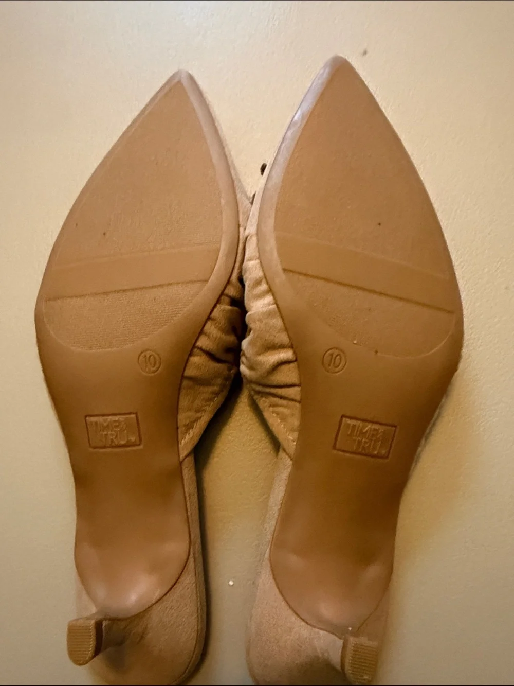 Time and Tru Taupe Pointed-Toe Ruched Bow Kitten Heels *NWOT or Box